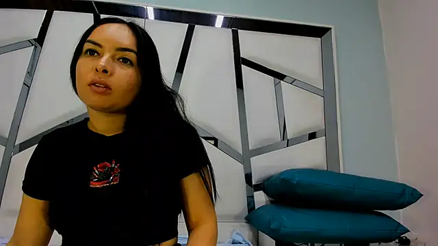 Snapshot of Violett_Bliss chatting on 07-08-26, 03:11 Violett Bliss online show from 07-08-26, 03:11