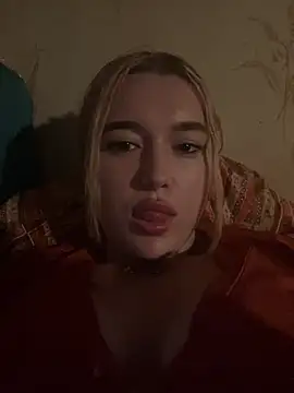 Snapshot of lyalyalii chatting on 07-10-26, 07:38 lyalyalii online show from 07-10-26, 07:38