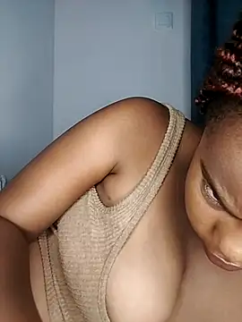 Snapshot of CurvyCharmsTush chatting on 06-24-26, 12:31 CurvyCharmsTush online show from 06-24-26, 12:31