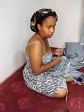 Snapshot of CurvyCharmsTush chatting on 07-06-26, 04:31 CurvyCharmsTush online show from 07-06-26, 04:31