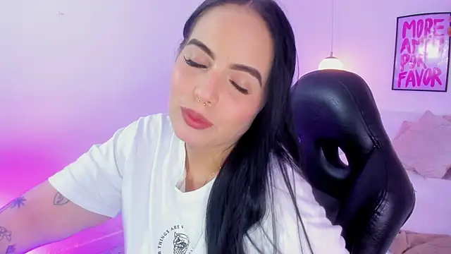 Snapshot of camilaa7 chatting on 06-29-26, 07:25 camilaa7 online show from 06-29-26, 07:25