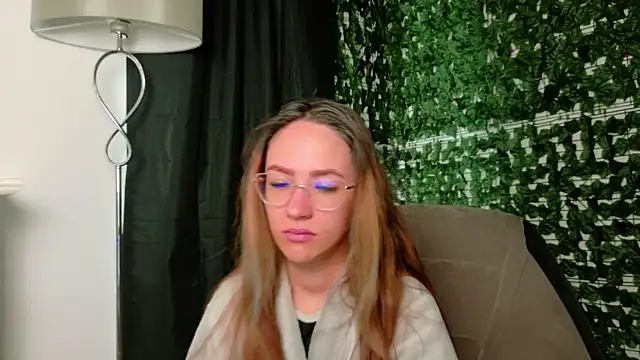 Nicole Bliss online show from 07-12-26, 07:10