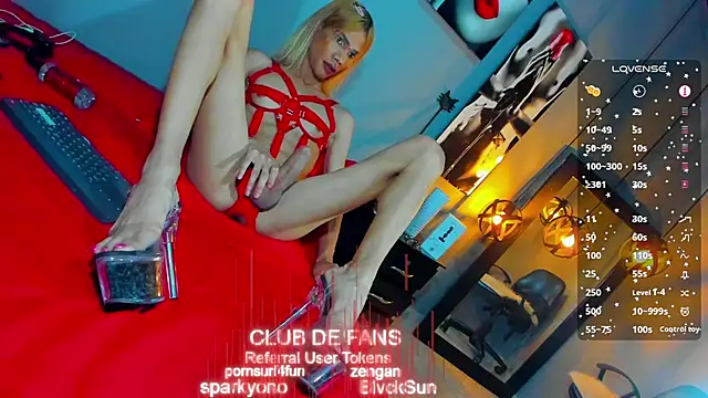 Snapshot of love_amor_ chatting on 01-26-25, 05:34 love amor online show from 01-26-25, 05:34
