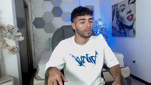 AlejandroGreco online show from 06-25-26, 06:34