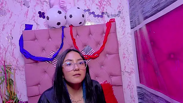 Snapshot of Nezukoks chatting on 06-23-26, 03:48 Nezukoks online show from 06-23-26, 03:48