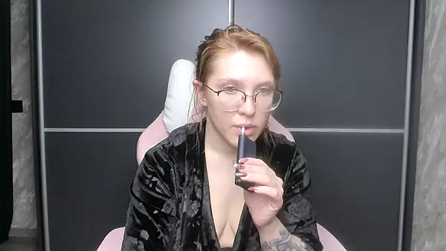 Snapshot of Reginasmilee chatting on 02-04-25, 07:11 Reginasmilee online show from 02-04-25, 07:11
