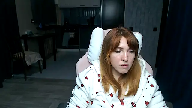 Reginasmilee online show from 10-25-25, 01:07