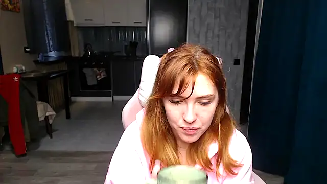 Reginasmilee online show from 10-27-25, 12:31