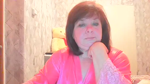 Snapshot of HannahAna39 chatting on 08-05-26, 06:22 HannahAna39 online show from 08-05-26, 06:22