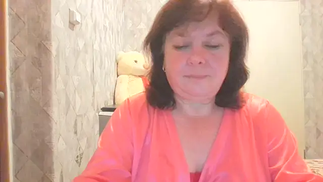 Snapshot of HannahAna39 chatting on 08-06-26, 06:32 HannahAna39 online show from 08-06-26, 06:32