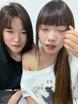 Snapshot of YY-1-1-1 chatting on 06-27-26, 07:35 YY-1-1-1 online show from 06-27-26, 07:35