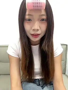 Snapshot of YY-1-1-1 chatting on 07-28-26, 07:04 YY-1-1-1 online show from 07-28-26, 07:04