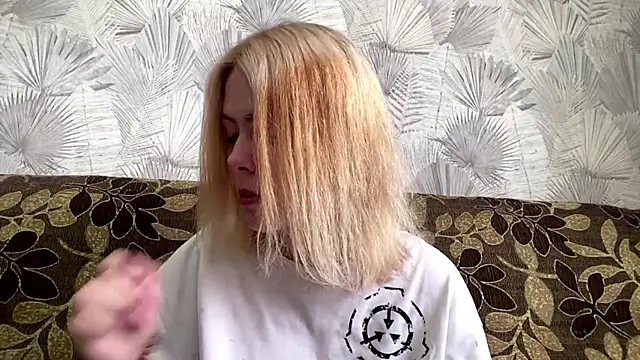 Snapshot of Jeneienal_1 chatting on 06-25-26, 02:10 Jeneienal 1 online show from 06-25-26, 02:10