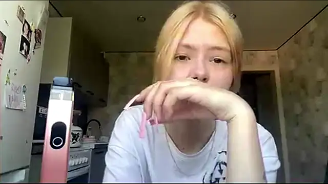 Snapshot of Jeneienal_1 chatting on 06-26-26, 02:10 Jeneienal 1 online show from 06-26-26, 02:10
