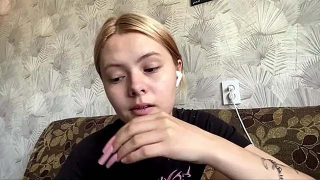 Snapshot of Jeneienal_1 chatting on 07-01-26, 02:07 Jeneienal 1 online show from 07-01-26, 02:07