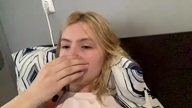 Snapshot of Jeneienal_1 chatting on 07-08-26, 02:43 Jeneienal 1 online show from 07-08-26, 02:43
