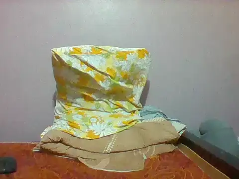 Snapshot of mislover chatting on 07-03-26, 03:40 mislover online show from 07-03-26, 03:40