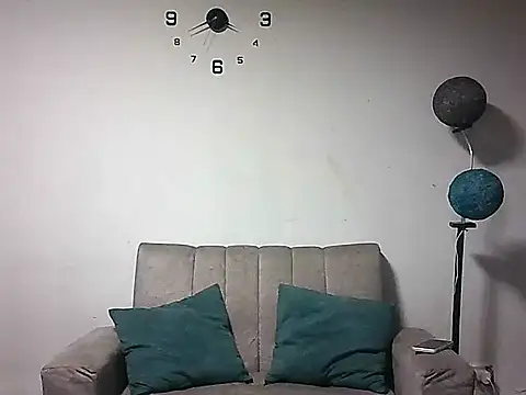 Snapshot of Asly- chatting on 07-16-26, 06:47 Asly- online show from 07-16-26, 06:47