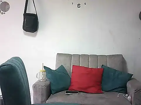 Snapshot of Asly- chatting on 07-17-26, 07:52 Asly- online show from 07-17-26, 07:52