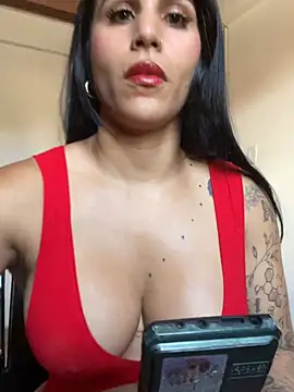 Snapshot of chiquiscaro chatting on 07-14-26, 02:12 chiquiscaro online show from 07-14-26, 02:12