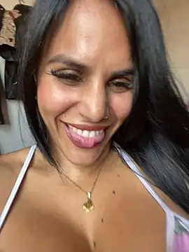 Snapshot of chiquiscaro chatting on 07-28-26, 02:13 chiquiscaro online show from 07-28-26, 02:13