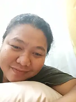 Snapshot of Glamourous_Smile16 chatting on 07-18-26, 01:43 Glamourous Smile16 online show from 07-18-26, 01:43
