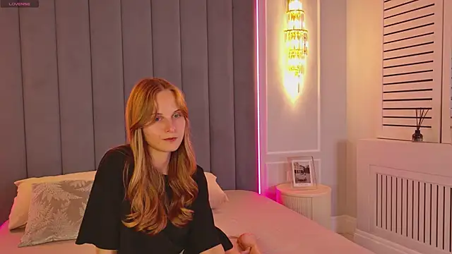 AliciaLunar online show from 06-26-26, 05:06