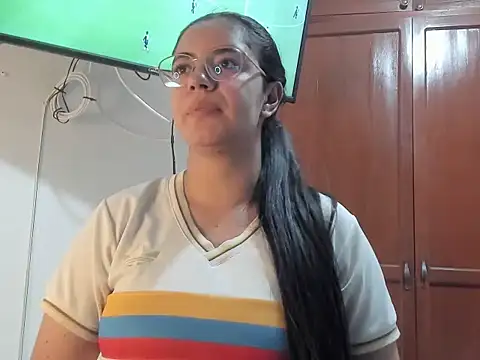 Snapshot of melodyi__ chatting on 07-03-26, 10:49 melodyi online show from 07-03-26, 10:49