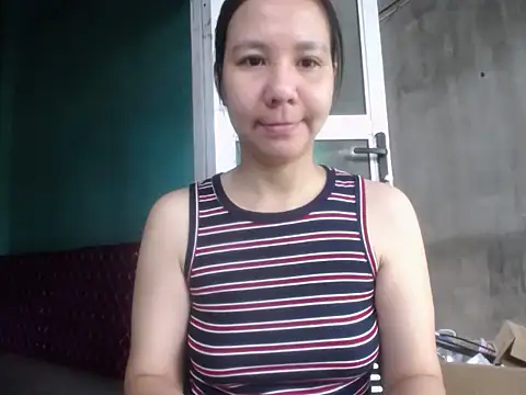 Snapshot of __Lily24__ chatting on 07-01-26, 02:02 Lily24 online show from 07-01-26, 02:02