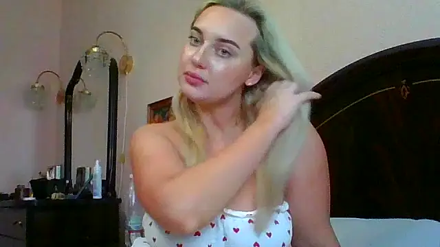 Snapshot of aylin99999 chatting on 06-29-26, 01:00 aylin99999 online show from 06-29-26, 01:00