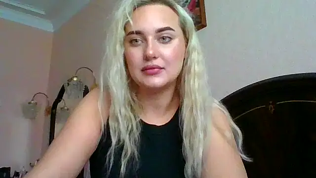 Snapshot of aylin99999 chatting on 07-01-26, 08:27 aylin99999 online show from 07-01-26, 08:27