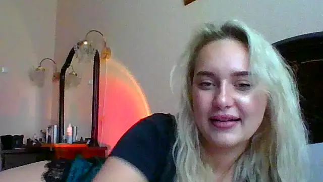 Snapshot of aylin99999 chatting on 07-03-26, 12:11 aylin99999 online show from 07-03-26, 12:11