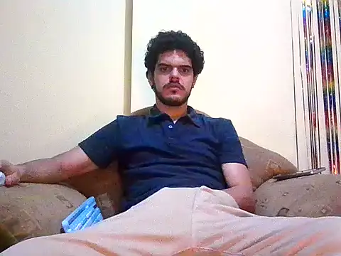 Snapshot of Hectorssuarez chatting on 07-13-26, 12:35 Hectorssuarez online show from 07-13-26, 12:35