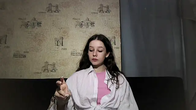 Snapshot of ElinoreHuxman chatting on 07-04-26, 07:03 ElinoreHuxman online show from 07-04-26, 07:03