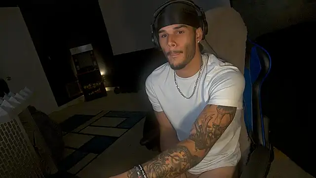 Snapshot of Kylewhitedgs chatting on 06-30-26, 11:50 Kylewhitedgs online show from 06-30-26, 11:50
