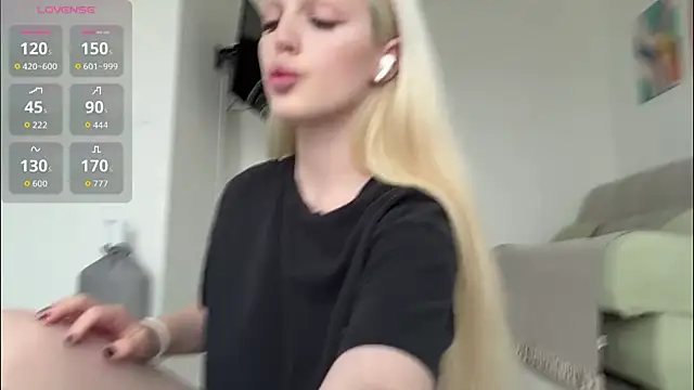 Snapshot of Kirevra1 chatting on 07-17-26, 10:33 Kirevra1 online show from 07-17-26, 10:33