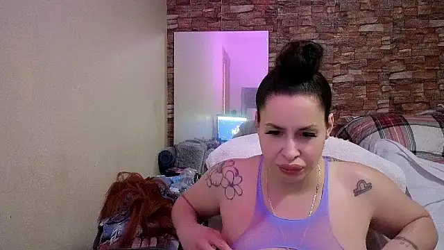 Snapshot of imisamoore69 chatting on 02-19-26, 01:45 imisamoore69 online show from 02-19-26, 01:45