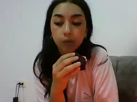 Snapshot of Kaia_Bloom chatting on 07-03-26, 02:18 Kaia Bloom online show from 07-03-26, 02:18