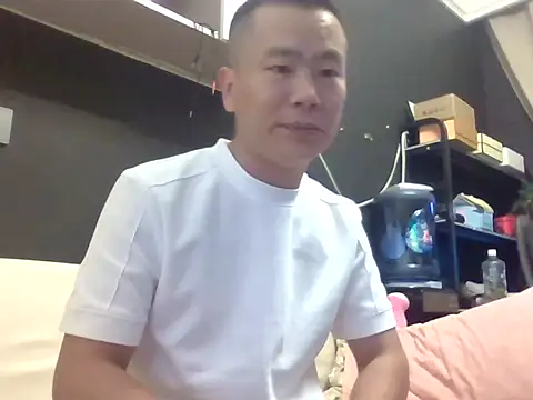 Snapshot of guan12366 chatting on 07-06-26, 10:45 guan12366 online show from 07-06-26, 10:45