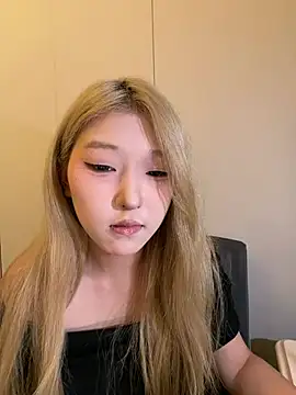 liyiyi- online show from 07-06-26, 10:56