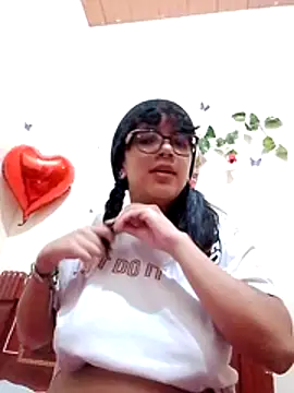 Snapshot of MacG21_ chatting on 07-15-26, 03:06 MacG21 online show from 07-15-26, 03:06