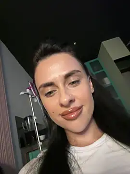 Snapshot of TatiUA chatting on 07-06-26, 04:42 TatiUA online show from 07-06-26, 04:42