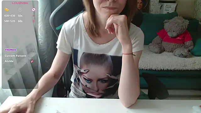 Snapshot of __Alisa__ chatting on 07-13-26, 12:30 Alisa online show from 07-13-26, 12:30