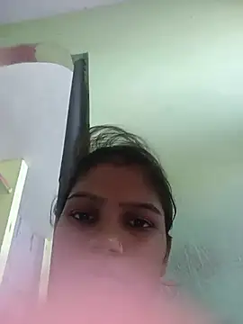 Snapshot of Madhuri_cute_kaur chatting on 07-15-26, 09:14 Madhuri cute kaur online show from 07-15-26, 09:14