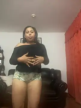 Mia and Scarlett online show from 07-07-26, 01:52