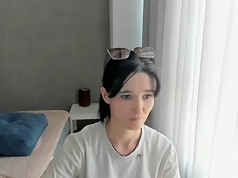 Snapshot of SilkMia chatting on 07-10-26, 11:13 SilkMia online show from 07-10-26, 11:13