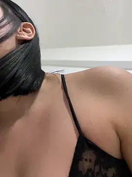 Snapshot of GiaOwens_ chatting on 07-15-26, 07:52 GiaOwens online show from 07-15-26, 07:52