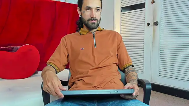 Snapshot of Alexx_val chatting on 07-10-26, 08:00 Alexx val online show from 07-10-26, 08:00