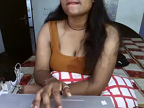 Snapshot of Ma_ya7 chatting on 07-15-26, 02:22 Ma ya7 online show from 07-15-26, 02:22