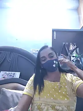 Snapshot of Dhaarani-cam chatting on 07-15-26, 10:26 Dhaarani-cam online show from 07-15-26, 10:26